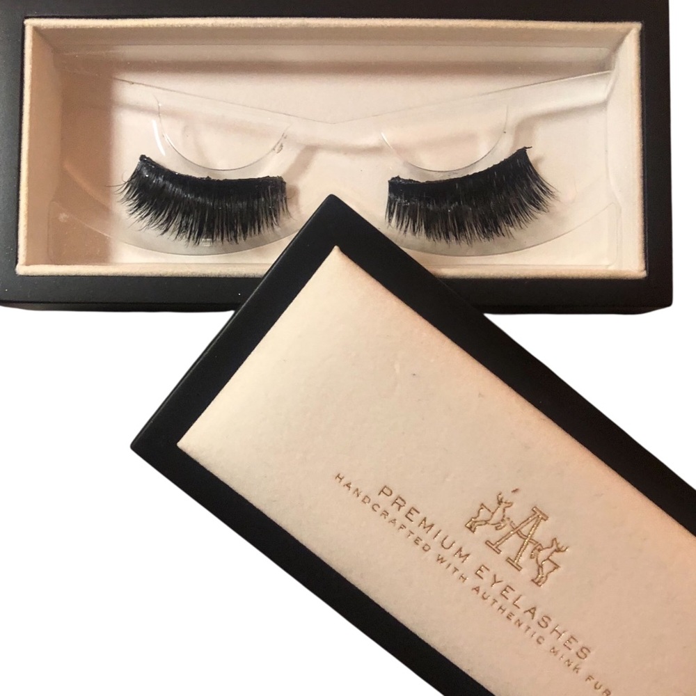 NIB ARTEMES authentic mink fur lashes